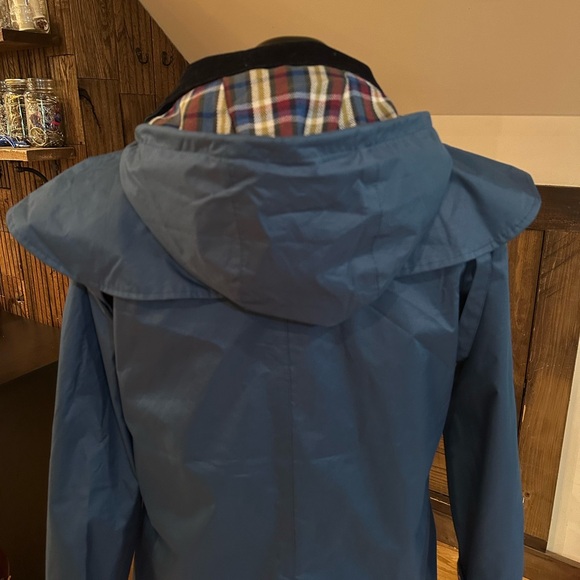 Ladies rain jacket with hood - Picture 8 of 8